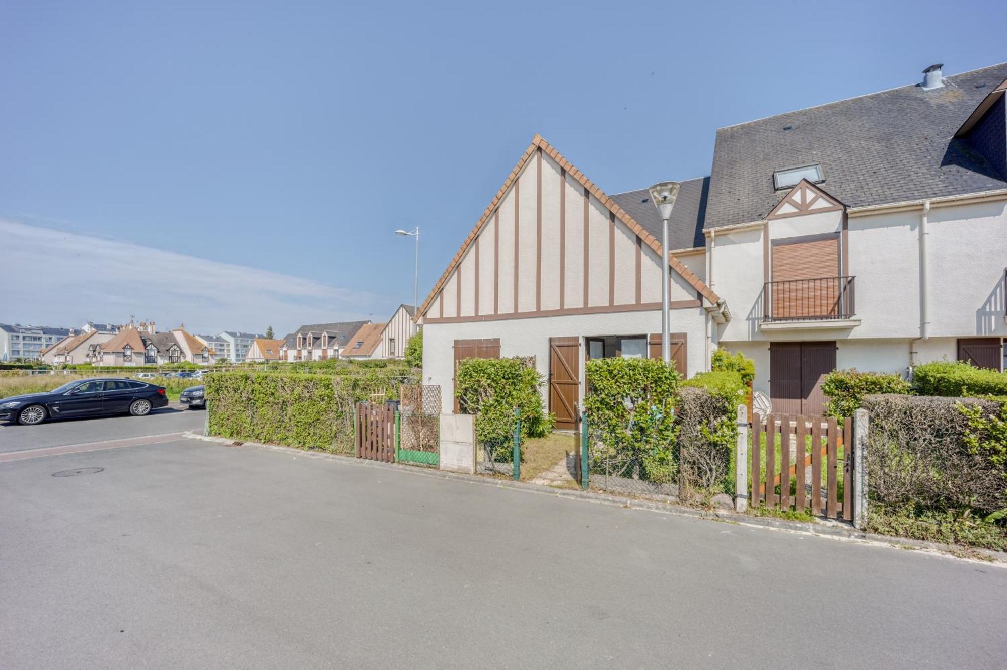 Le Petit Normand - Studio Avec Jardin A 500 M De La Plage Courseulles-sur-Mer Zewnętrze zdjęcie