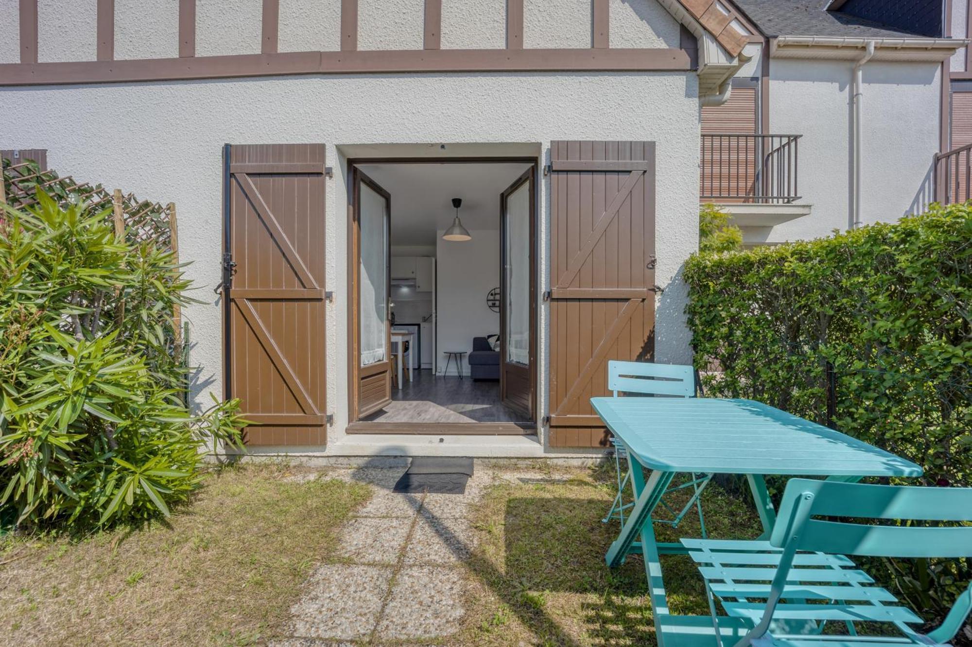 Le Petit Normand - Studio Avec Jardin A 500 M De La Plage Courseulles-sur-Mer Zewnętrze zdjęcie
